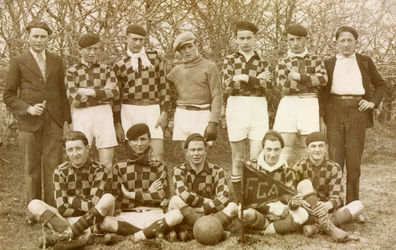2019 05 16 première photo de l'équipe de football du SCA en 1934