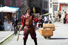 2021 07 18 Fête médiévale :jongleur