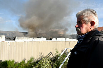2023 08 18 incendie de l'usine BIV : Gilbert Meyssonnier constate les dégâts