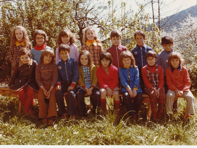 175 - 1974 75 Ecole publique : une classe en 1974-1975
