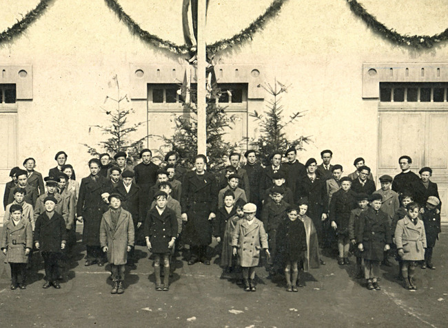 70 - 1942 - école Saint martin, cérémonie de remise du drapeau