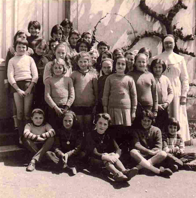 82-1959 Ecole St Paul une classe de filles